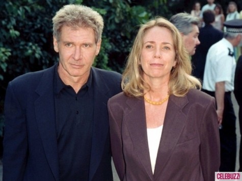 Harrison Ford và Melissa Mathison. Cuộc ly hôn của nam diễn viên Harrison Ford với nhà viết kịch bản, diễn viên Melissa Mathison năm 2004 được coi là đắt giá nhất ở Hollywood thời bấy giờ Trong vụ ly hôn với Melissa Mathison, Harrison Ford phải chi một khoản tiền khổng lồ - 85 triệu USD.